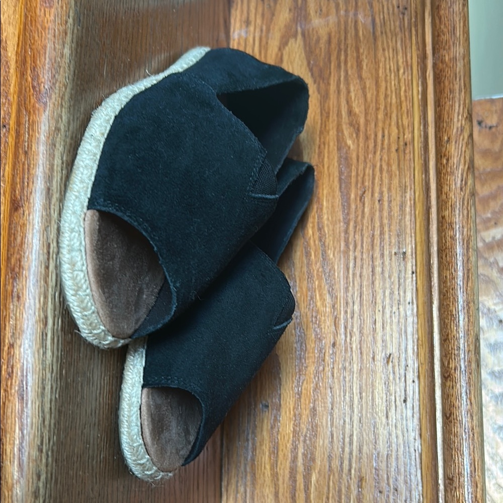 Toms Black Espadrilles Comfortable Slip-On Shoes